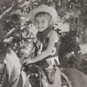 Meet your Posher, Elizabeth